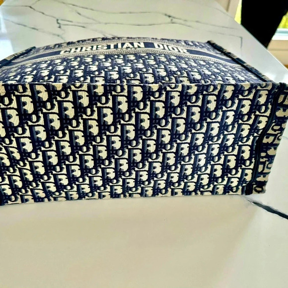 Christian Dior tote. EUC! - Picture 5 of 7